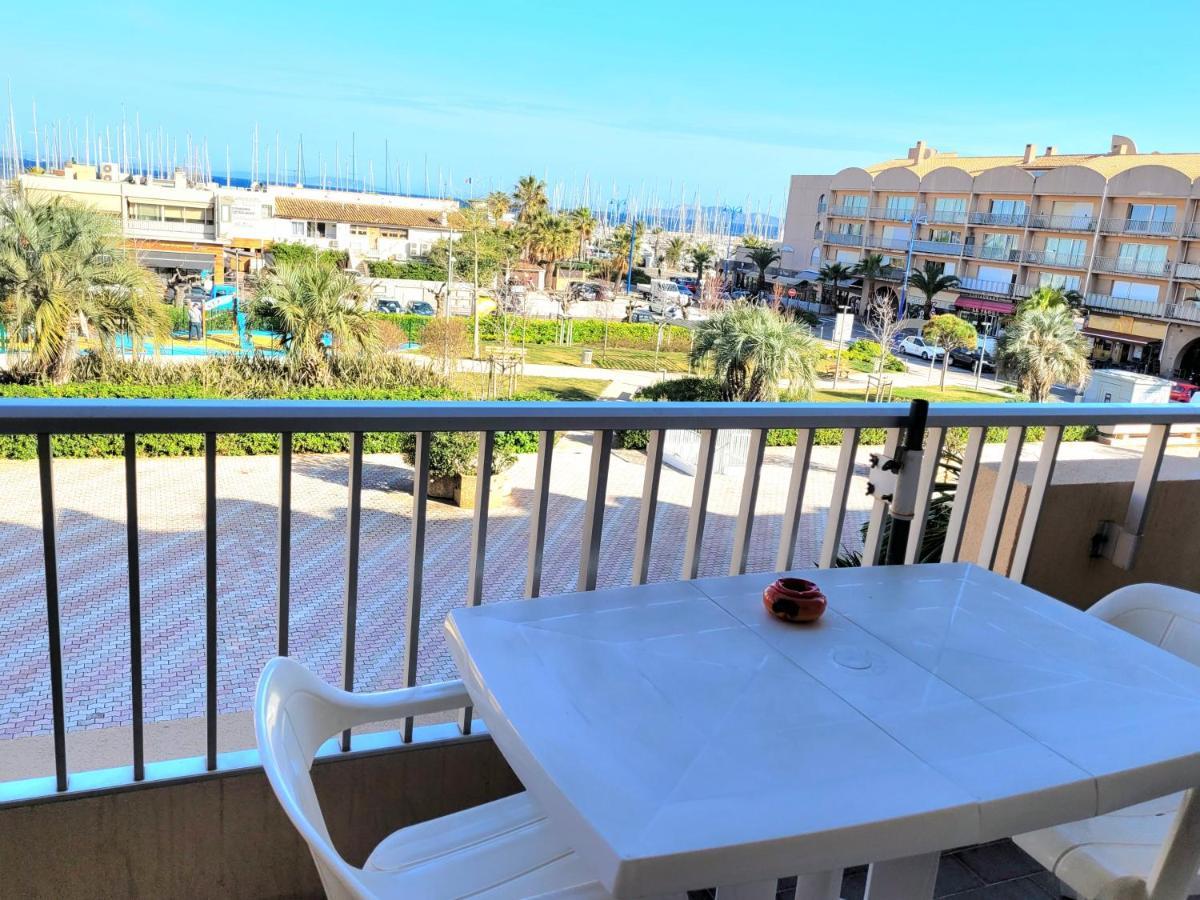 Studio Port D' Hyeres Vue Mer Et Sur Les Iles D'Or Apartment Екстериор снимка